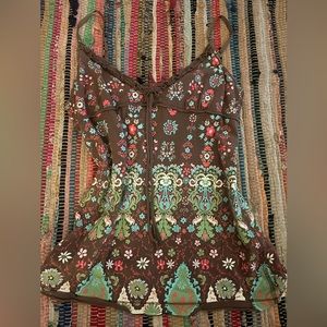 brown tank top